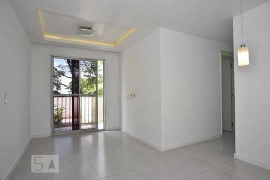 Sala de apartamento à venda com 2 quartos, 51m² em Taquara, Rio de Janeiro
