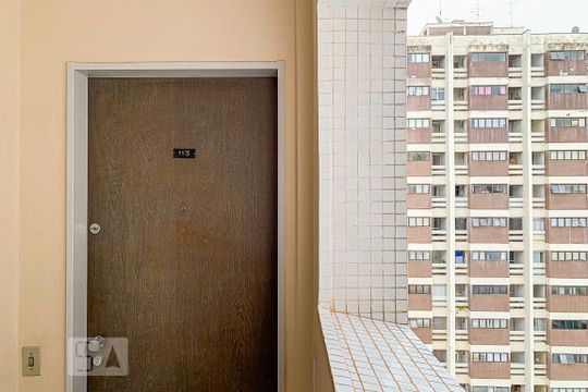 Entrada de apartamento à venda com 1 quarto, 56m² em Centro, Campinas