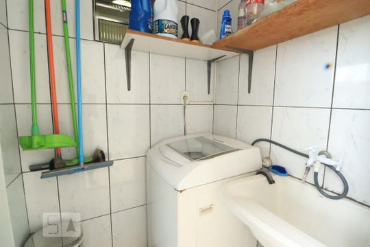 Área de Serviço de casa à venda com 3 quartos, 157m² em Vila Curuçá, Santo André