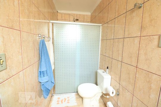 Banheiro da Suíte de casa à venda com 3 quartos, 157m² em Vila Curuçá, Santo André