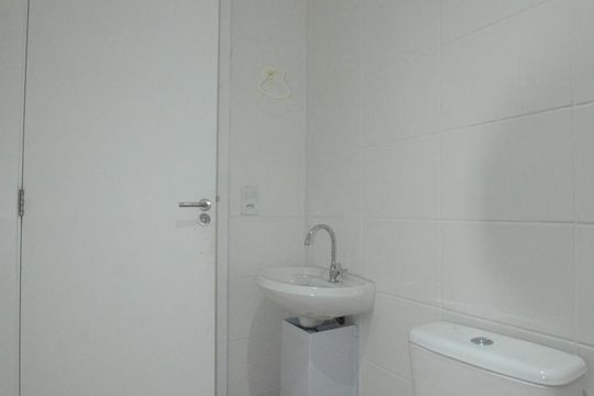 Banheiro Social de apartamento à venda com 2 quartos, 49m² em Irajá, Rio de Janeiro