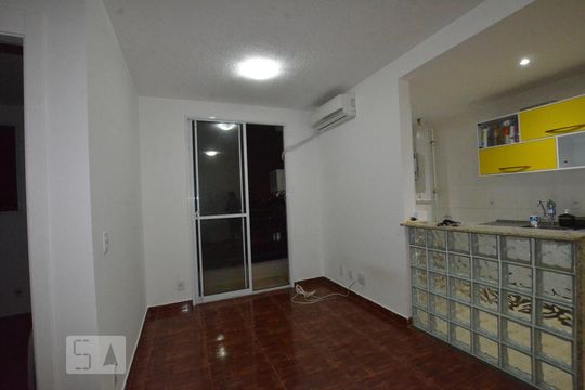 Sala de apartamento à venda com 2 quartos, 49m² em Irajá, Rio de Janeiro