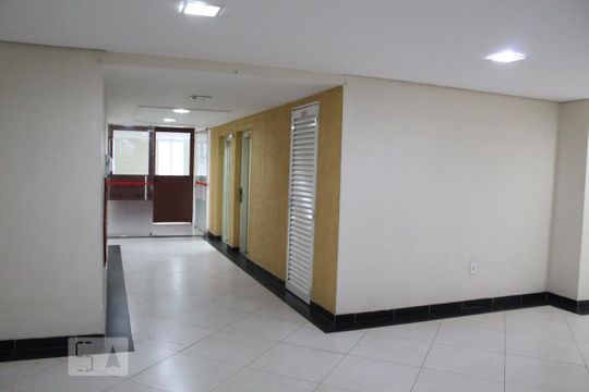 Área Comum - Hall de apartamento para alugar com 3 quartos, 77m² em Continental, Osasco
