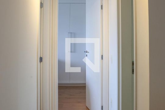 Corredor de apartamento à venda com 2 quartos, 79m² em Água Branca, São Paulo