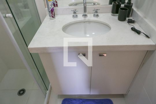 Banheiro Social de apartamento à venda com 2 quartos, 79m² em Água Branca, São Paulo