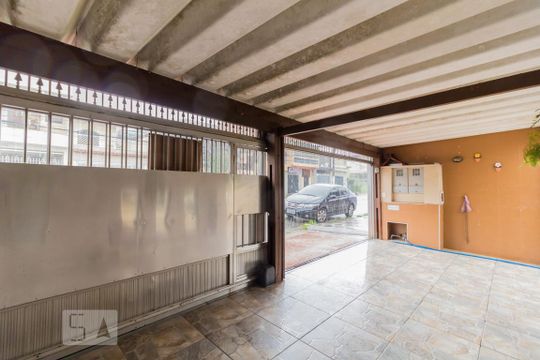 Garagem de casa à venda com 4 quartos, 300m² em Cidade Antônio Estevão de Carvalho, São Paulo