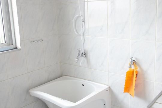 Area de serviço de apartamento para alugar com 2 quartos, 62m² em Vila Nivi, São Paulo