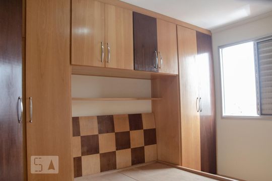 Quarto 1 de apartamento para alugar com 2 quartos, 62m² em Vila Nivi, São Paulo
