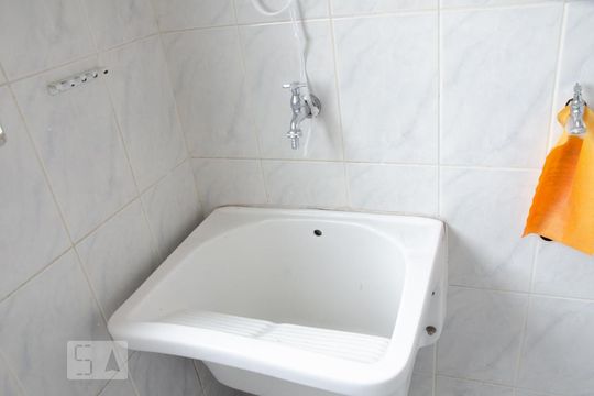 Area de serviço de apartamento para alugar com 2 quartos, 62m² em Vila Nivi, São Paulo