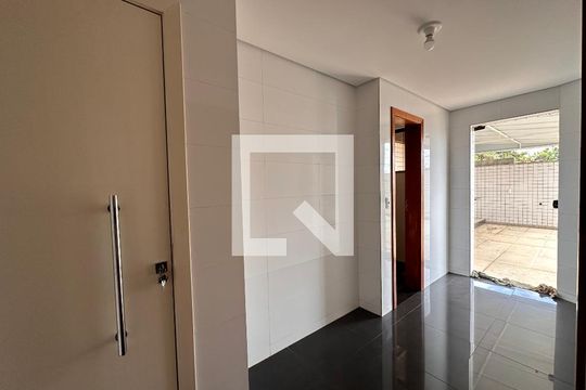 Corredor de apartamento à venda com 4 quartos, 239m² em São Lucas, Belo Horizonte