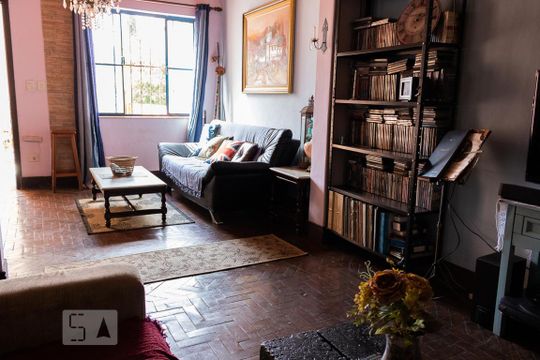 Sala de casa à venda com 4 quartos, 147m² em Pacaembu, São Paulo