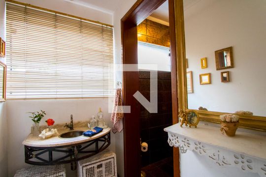 Lavabo de casa para alugar com 5 quartos, 300m² em Vila Valparaíso, Santo André