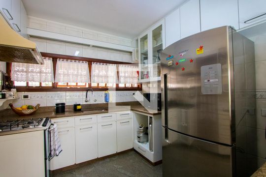 Cozinha de casa para alugar com 5 quartos, 300m² em Vila Valparaíso, Santo André
