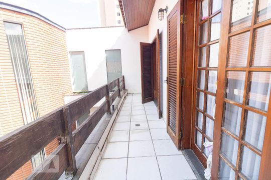 Varanda do Quarto 2 e 3 de casa para alugar com 5 quartos, 300m² em Vila Valparaíso, Santo André