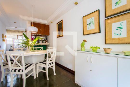 Sala de jantar de casa à venda com 5 quartos, 300m² em Vila Valparaíso, Santo André