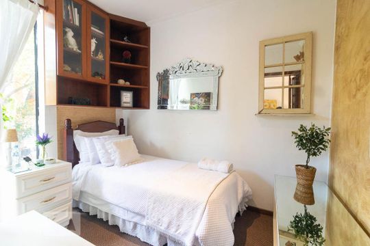 Quarto 1 de casa para alugar com 5 quartos, 300m² em Vila Valparaíso, Santo André