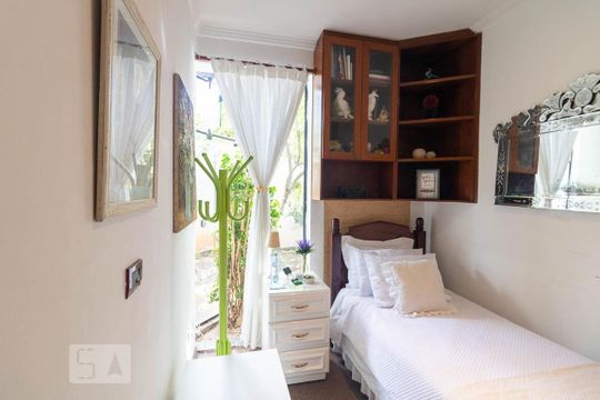 Quarto 1 de casa para alugar com 5 quartos, 300m² em Vila Valparaíso, Santo André