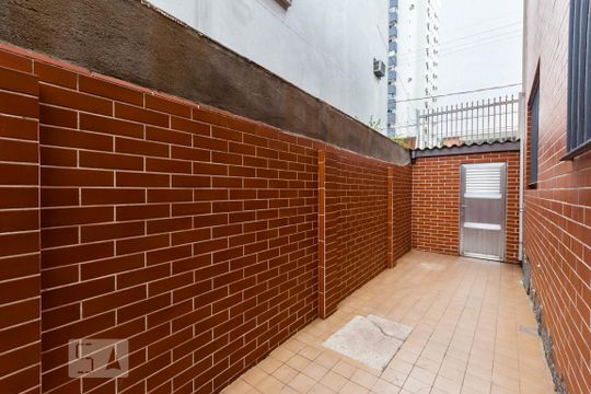 Quintal de casa para alugar com 2 quartos, 126m² em Embaré, Santos