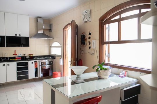 COZINHA de casa à venda com 4 quartos, 382m² em Carandiru, São Paulo