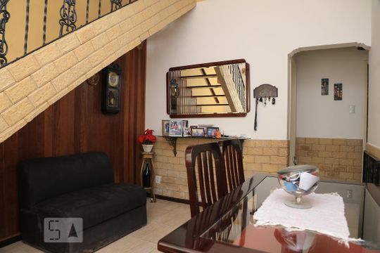 Sala 1 de casa de condomínio à venda com 3 quartos, 430m² em Andaraí, Rio de Janeiro