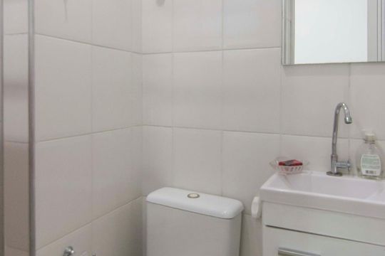 Banheiro de Serviço de casa à venda com 4 quartos, 200m² em Sítio do Morro, São Paulo