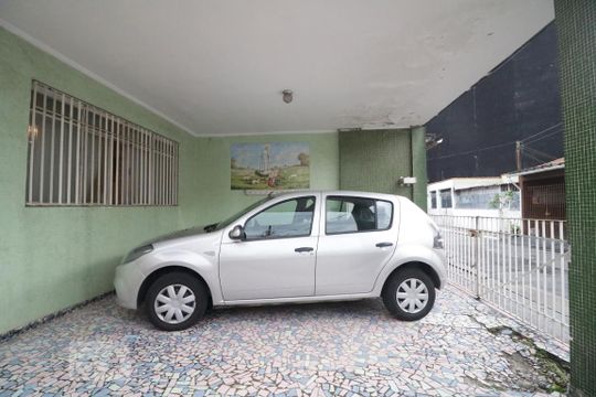 Garagem de casa à venda com 4 quartos, 200m² em Canindé, São Paulo
