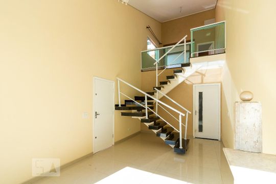Sala de estar de casa à venda com 3 quartos, 159m² em Vila Paulista, Guarulhos