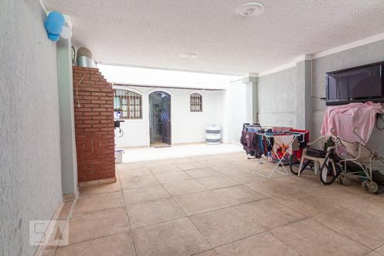 Garagem de casa à venda com 3 quartos, 180m² em Vila Yara, Osasco