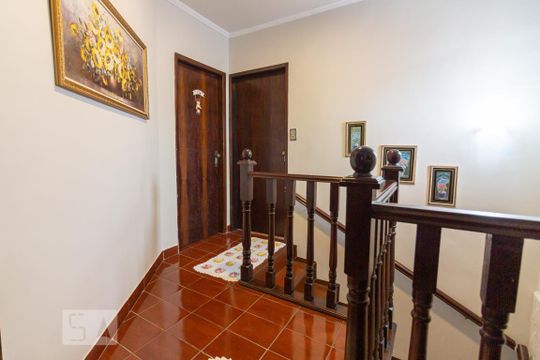 Hall de casa à venda com 3 quartos, 180m² em Vila Yara, Osasco