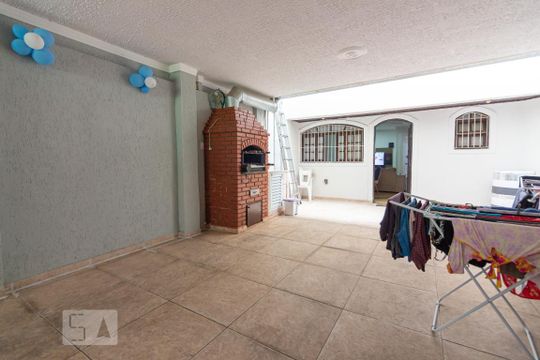 Garagem de casa à venda com 3 quartos, 180m² em Vila Yara, Osasco