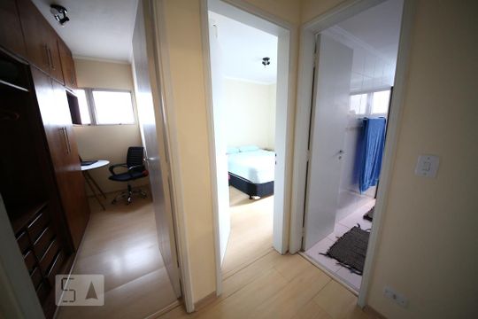 Corredor de apartamento para alugar com 3 quartos, 78m² em Brooklin Paulista, São Paulo