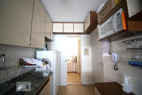 Cozinha de apartamento para alugar com 3 quartos, 78m² em Brooklin Paulista, São Paulo