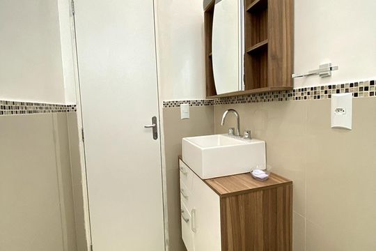Banheiro de apartamento à venda com 1 quarto, 70m² em Centro, São Leopoldo