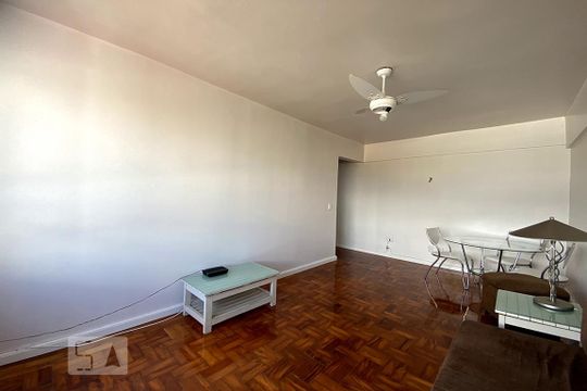 Sala de Estar de apartamento à venda com 1 quarto, 70m² em Centro, São Leopoldo