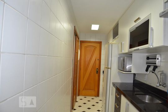 Cozinha de apartamento para alugar com 2 quartos, 67m² em Lins de Vasconcelos, Rio de Janeiro