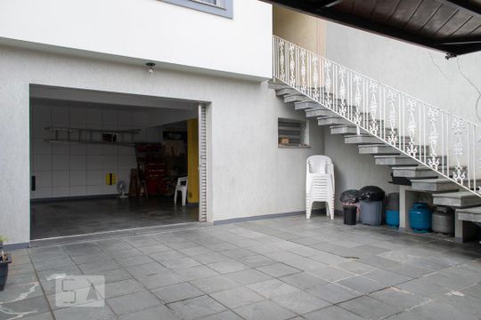 GARAGEM de casa à venda com 4 quartos, 209m² em Jardim São Paulo(Zona Norte), São Paulo