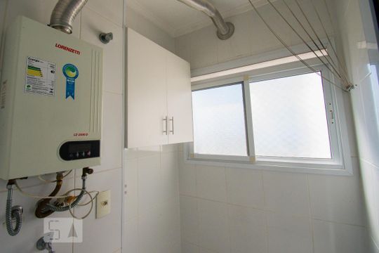 Área de Serviço de apartamento para alugar com 2 quartos, 75m² em Parque Alves de Lima, São Paulo