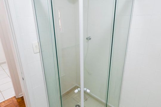 Banheiro de kitnet/studio à venda com 1 quarto, 38m² em Liberdade, São Paulo