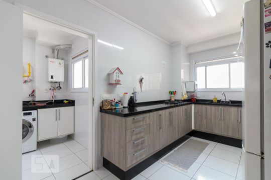 Cozinha de apartamento para alugar com 3 quartos, 154m² em Jardim Flor da Montanha, Guarulhos