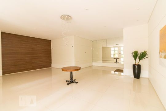 Hall de entrada do bloco de apartamento para alugar com 3 quartos, 154m² em Jardim Flor da Montanha, Guarulhos