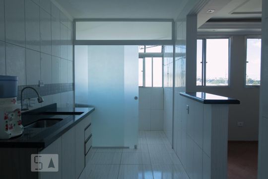 Cozinha de apartamento para alugar com 2 quartos, 64m² em Vila Sílvia, São Paulo