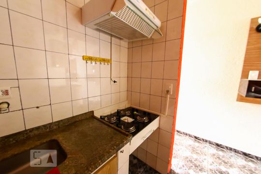 Cozinha de apartamento para alugar com 1 quarto, 37m² em Centro, Guarulhos