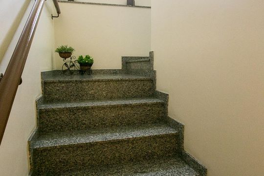 Escada de casa à venda com 3 quartos, 350m² em Vila Formosa, São Paulo