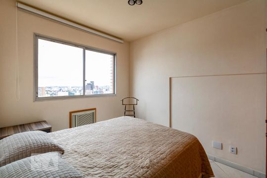 Quarto de apartamento à venda com 1 quarto, 78m² em Funcionários, Belo Horizonte