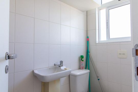 Banheiro de Serviço de apartamento para alugar com 3 quartos, 220m² em Santo Amaro, São Paulo