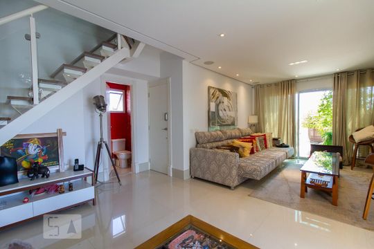 Apartamento para alugar com 3 quartos, 220m² em Santo Amaro, São Paulo