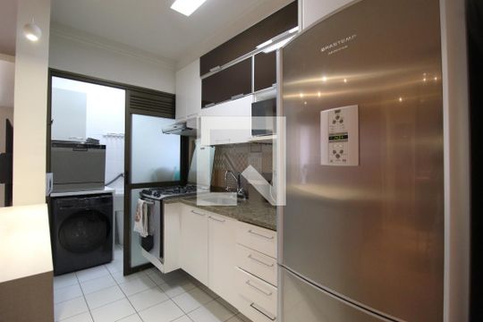 Cozinha e Área de Serviço de apartamento para alugar com 2 quartos, 65m² em Vila Olímpia, São Paulo