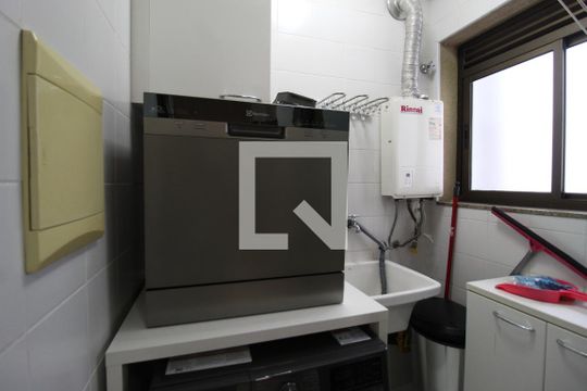 Cozinha e Área de Serviço de apartamento para alugar com 2 quartos, 65m² em Vila Olímpia, São Paulo
