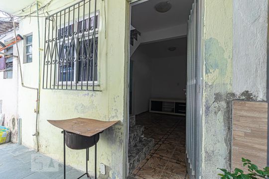 Fachada de casa para alugar com 1 quarto, 40m² em Freguesia de Jacarepaguá, Rio de Janeiro