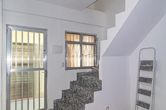 Escada de casa para alugar com 1 quarto, 40m² em Freguesia de Jacarepaguá, Rio de Janeiro